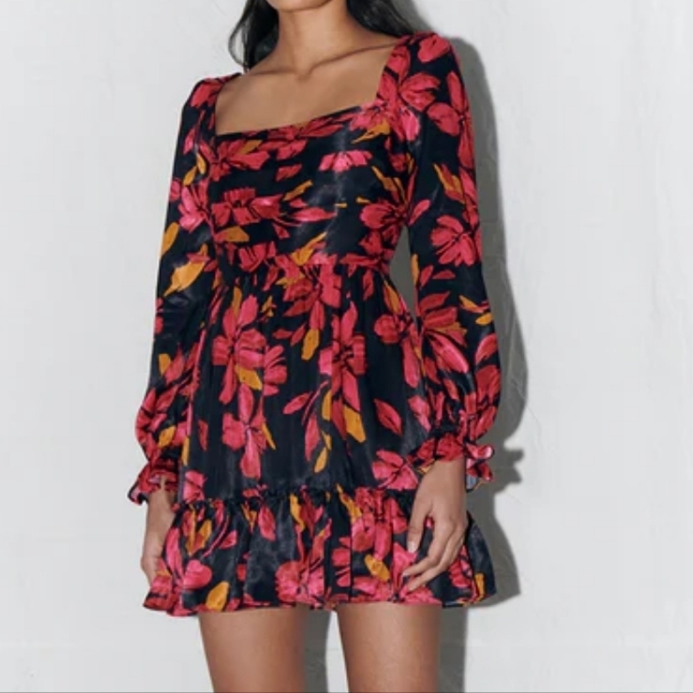NWT Saylor Fritz Floral Mini Babydoll Satin Dress Size M Square Neck Ruffles